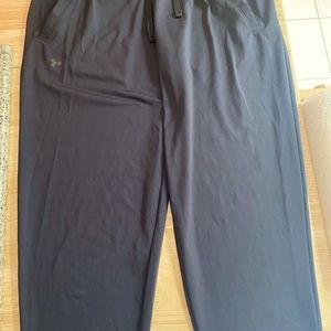 Black Under Armor joggers